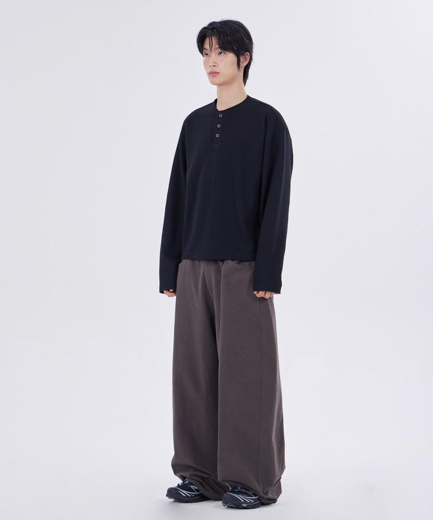 GLW Steady Waffle Crop Henley Neck T-Shirt Black