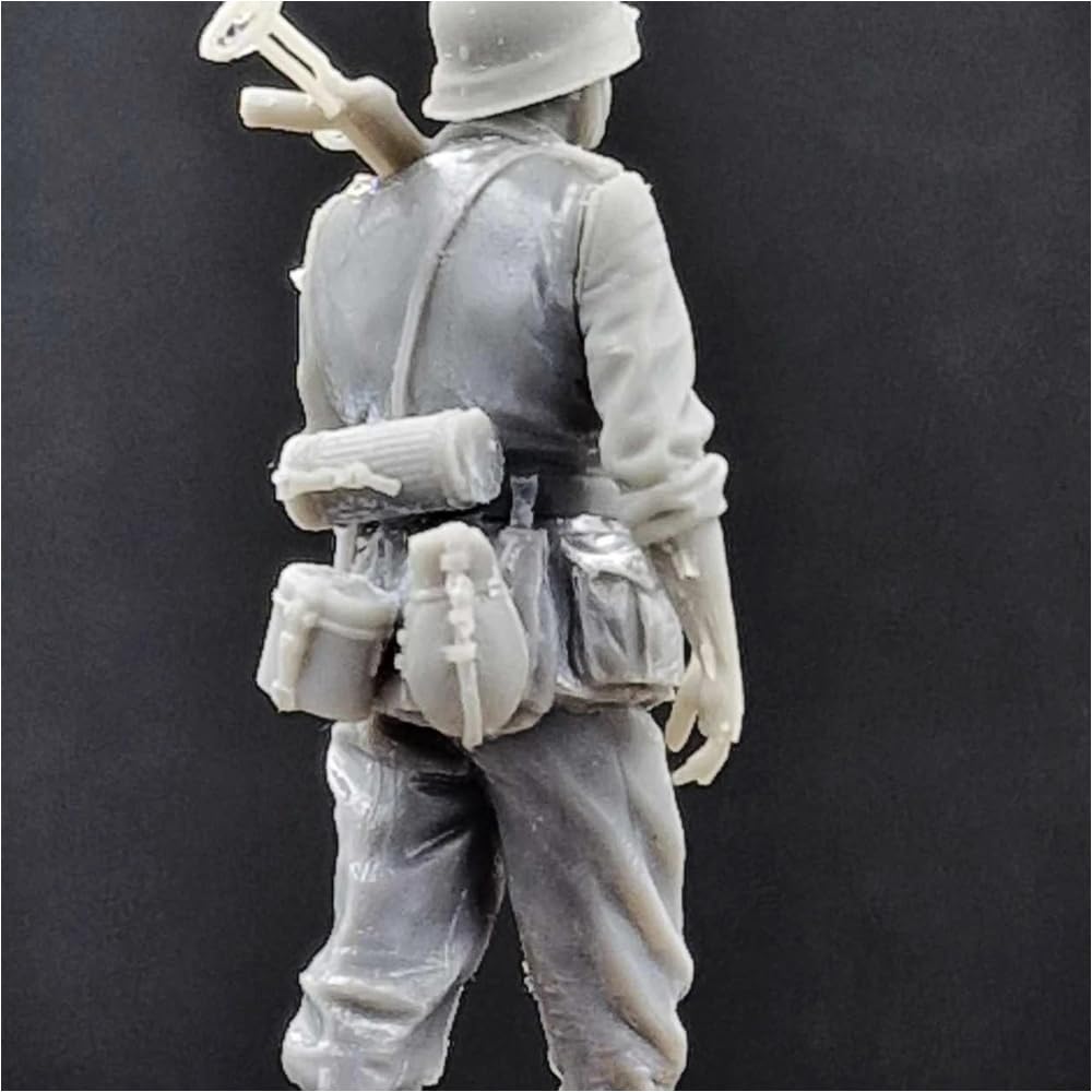 Dennis Miniatures Design German Infantry Otto Resin Kit DHM35F02 1/35