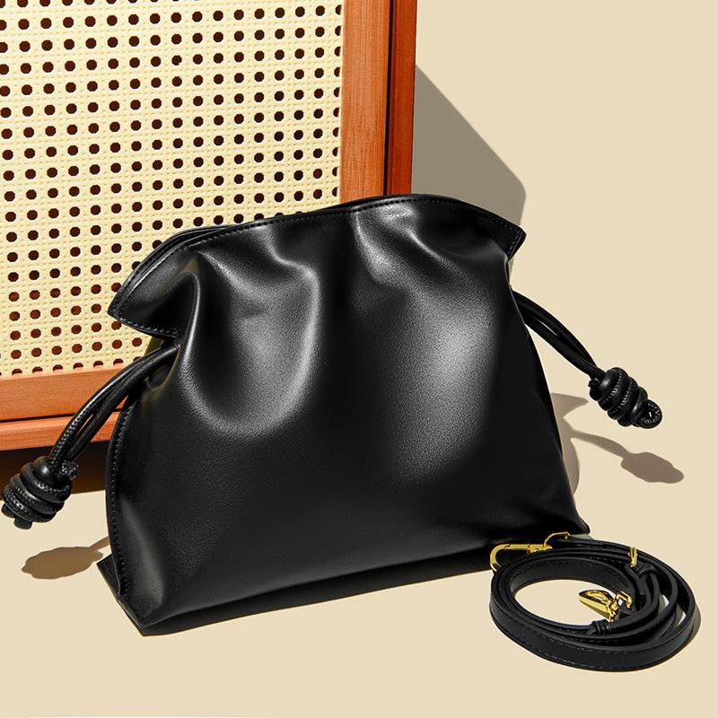 

New Luxury Brand Drawstring Handbag Orange High-end Soft high quality Messenger Bag Exquisite Smooth Shiny Black Shoulder Bag чорний