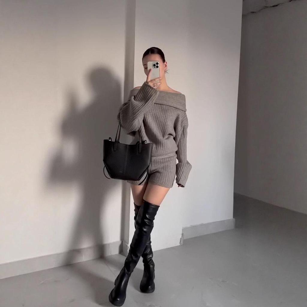 2025 Autumn Lazy Style One-Shoulder Sweater and Loose Shorts for Women