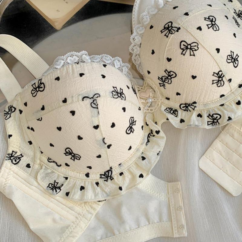 Women Cute Cream Bow Print Wireless Bra with Lace Trim and Ruffle Hem M белый