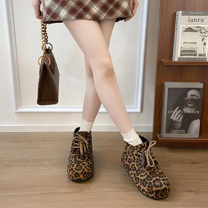 Retro Small Short Boots Women's Autumn and Winter New Soft-soled Boots Literary Flat-soled Women's Shoes and Bare Boots Versatile British Martin Boots