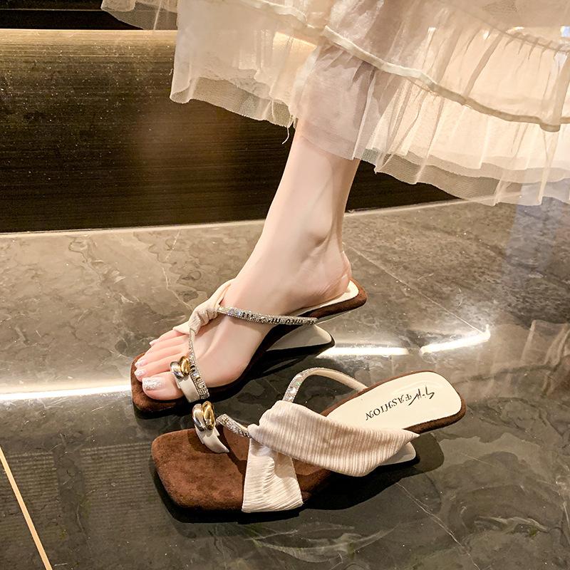 Fashion Hot Selling Fashion Open Toed High-heeled Sandals for Women 2025 Summer  Rhinestone Design Square Head Slippers Beach Cool Pumps