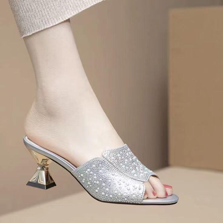 French light luxury banquet rhinestone high heel one-word drag girl 2025 summer new sexy fish mouth thick heel wear cool slippers