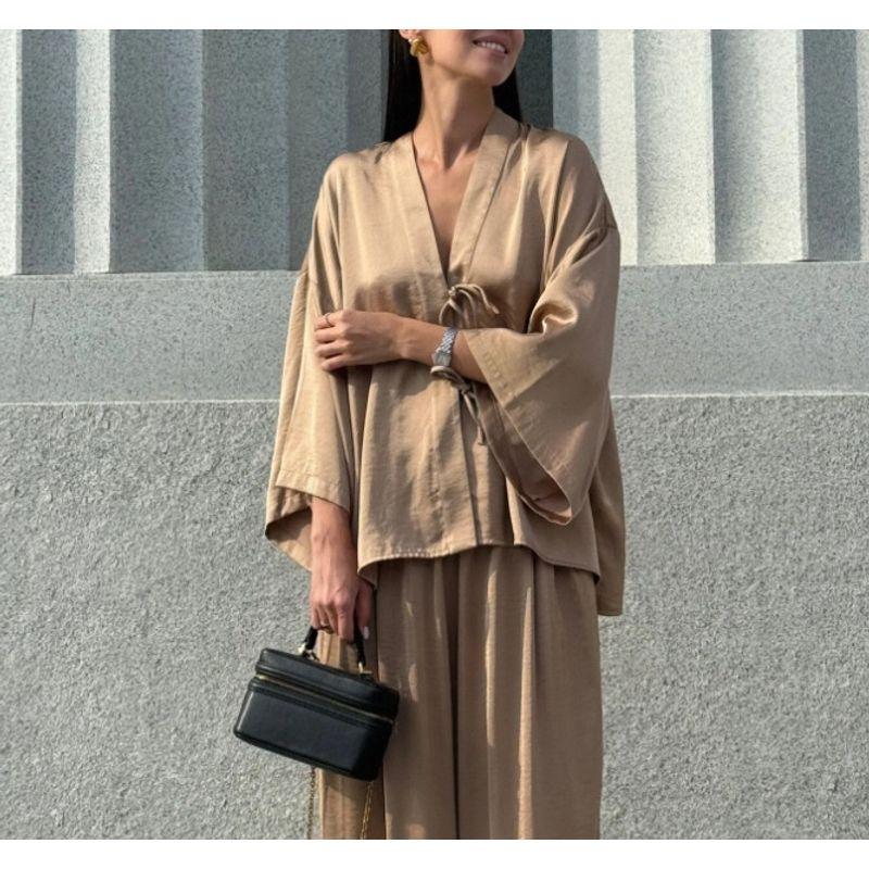 

Мода в западном стиле Свободный атласный комплект рубашки и брюк на шнуровке Комплект топа и брюк на шнуровке Dark Curry L