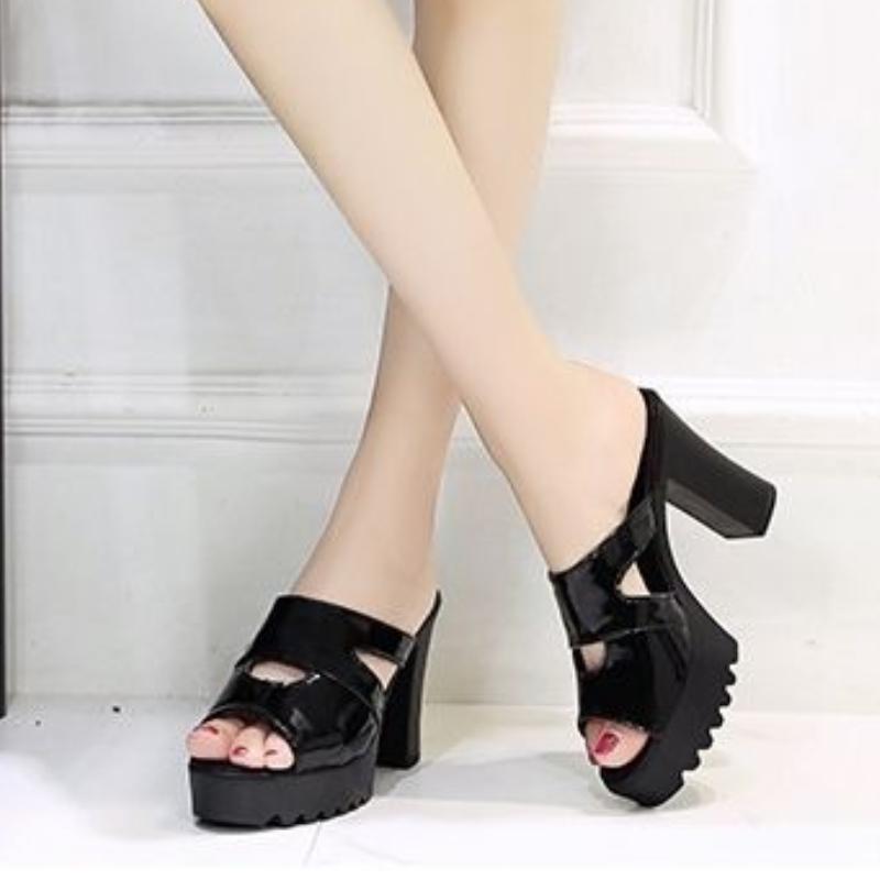

Fashion 2025 Hot selling New Style Women s Thick-Soled Beautiful Slippers High-Heeled Waterproof Platform Sexy T-Shaped Design 35