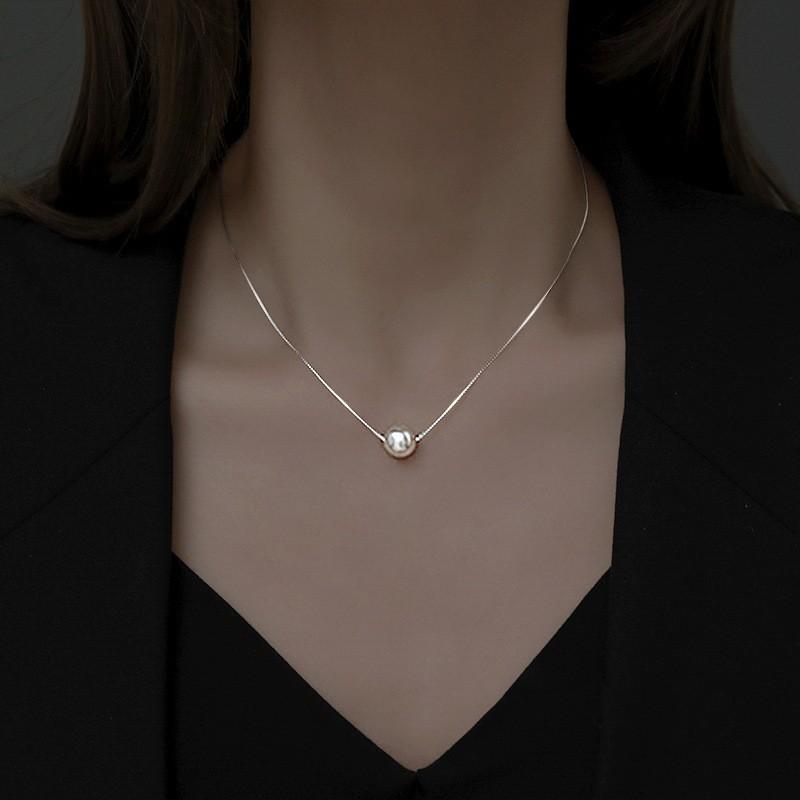 Tide Diamond Bow Necklace, Femininity Niche Design, High-End Light Luxury Collarbone Chain, Girlfriend Pendant.