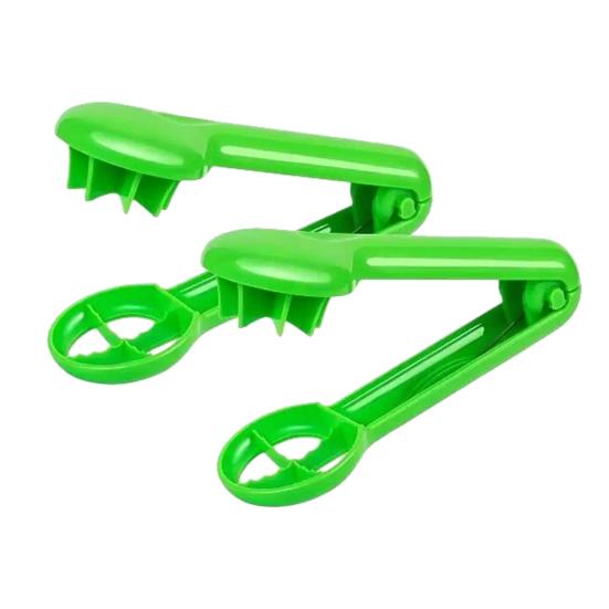 Fruit Cutter Slicer Grape Cutter Tool Tomato Cherry Strawberry Slicer Into 4 Pieces for Vegetable Fruit Salad Kitchen Gadget for Chefs Mom