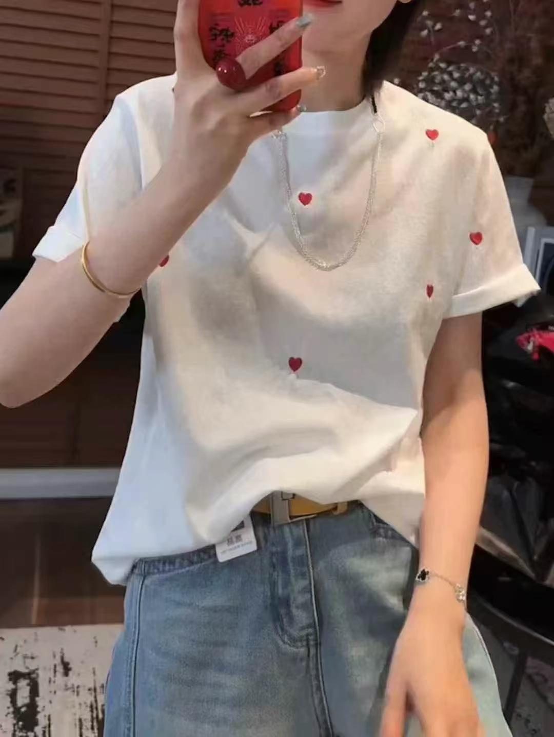 

Женская футболка с вышивкой Любовь , круглым вырезом и короткими рукавами - Новинка весна/лето 2025, маленький размер, однотонный топ. M белый