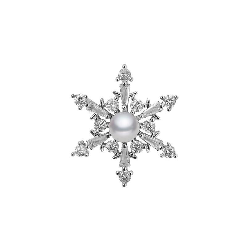 Bo Xin Yun Zirconia Snowflake Brooch: Elegant Korean-Japanese Style Pin with Pearl Accent