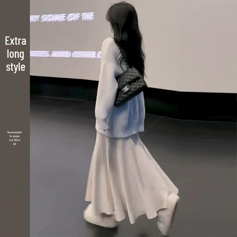 

Women s Slim-Fit White Knitted Fishtail Skirt - Fall/Winter 2025 Collection Large