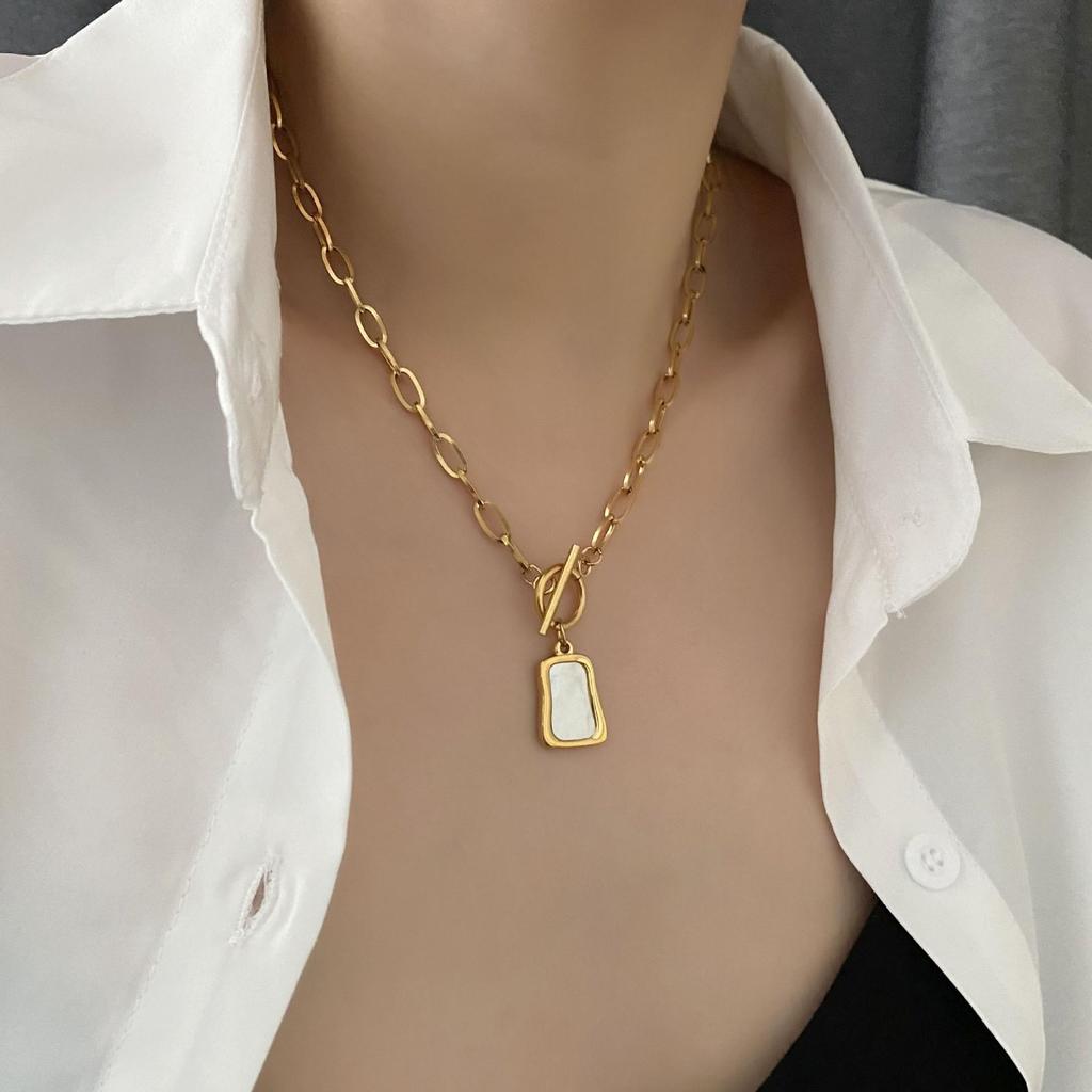 2025 Women's Titanium Steel Necklace: Light Luxury, Clavicle Chain, Non-Fading High-End Accessory