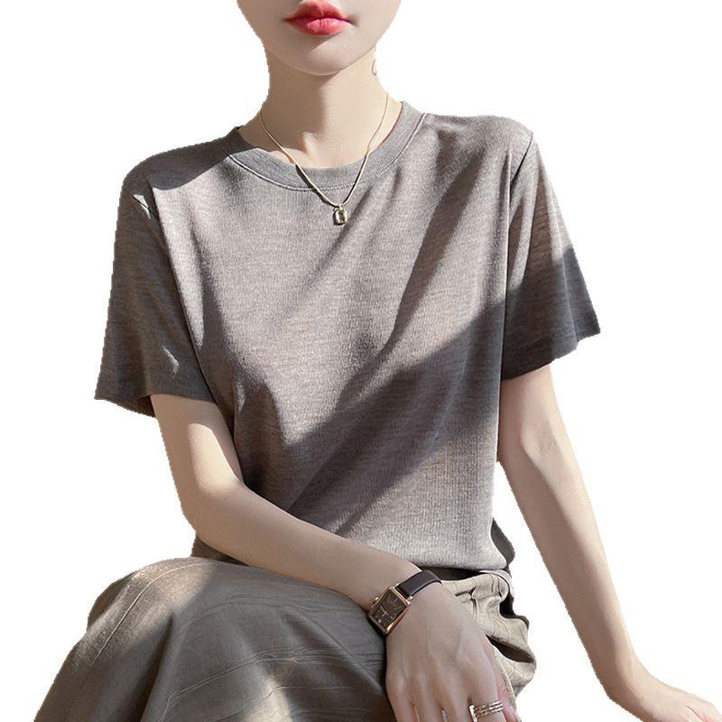 A New Summer Style Loose Round-neck T-shirt with A Base Layer and Short-sleeved Top