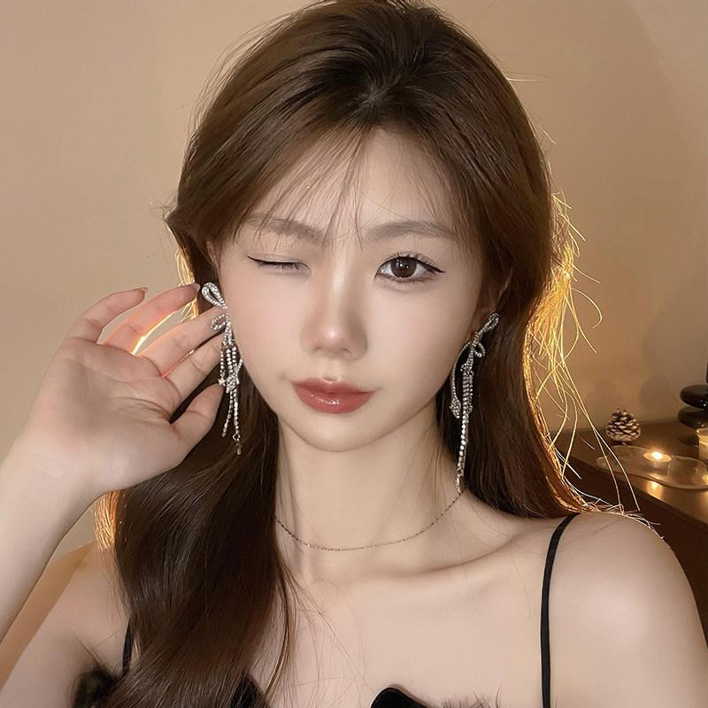 Korean Style Rhinestone Bow & Star Tassel Earrings - Light Luxury, High-End Feel, Fashionable Stud Jewelry