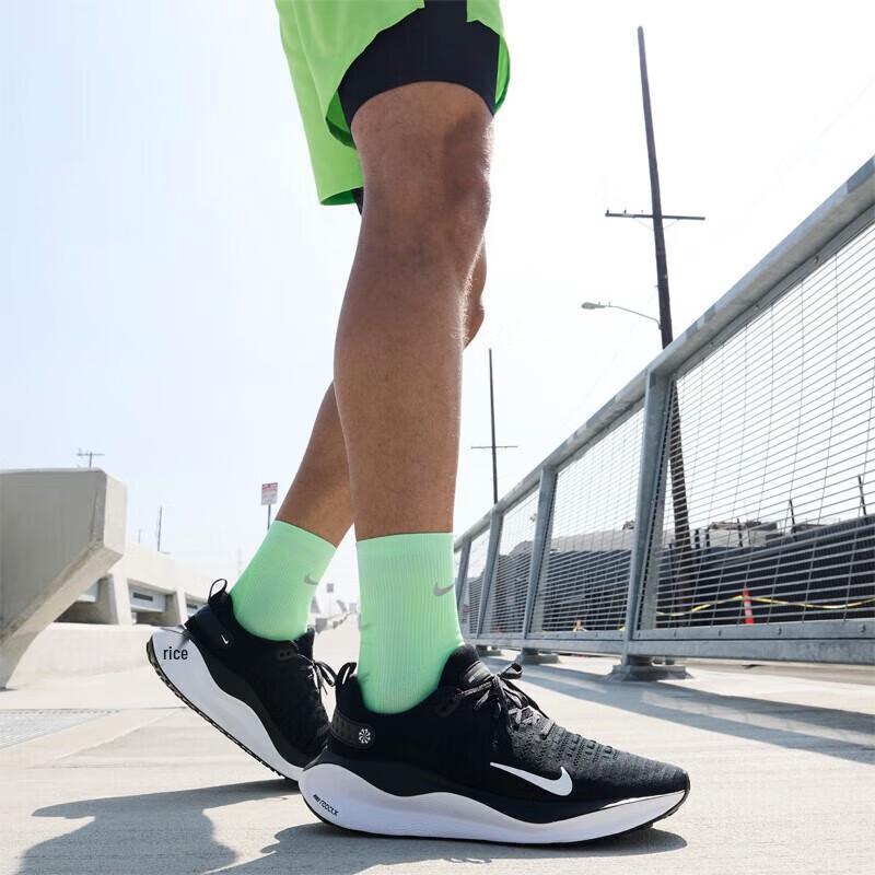 Nike Herren ReactX Infinity Run 4 Laufschuhe