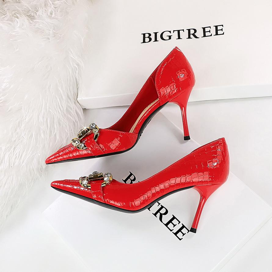 Women's Banquet High Heels Slim Heels High Heels Shallow Mouth Pointed Side Hollow Metal Water Diamond Buckle Single Shoes