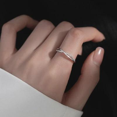 Encounter Light Luxury Women's Ring: Trendy, High-End 2022 Design with a Unique, Fashionable Appeal
