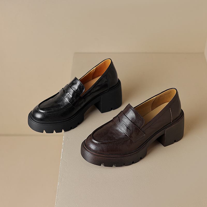 Осенне-летняя обувь из овчины с круглым носком на массивном каблуке Krazing Pot — фото 5