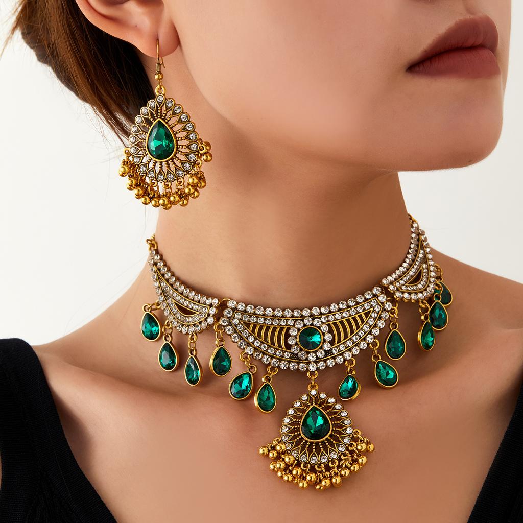 Vintage Bohemian Rhinestone Necklace Set Light Court Style for Women