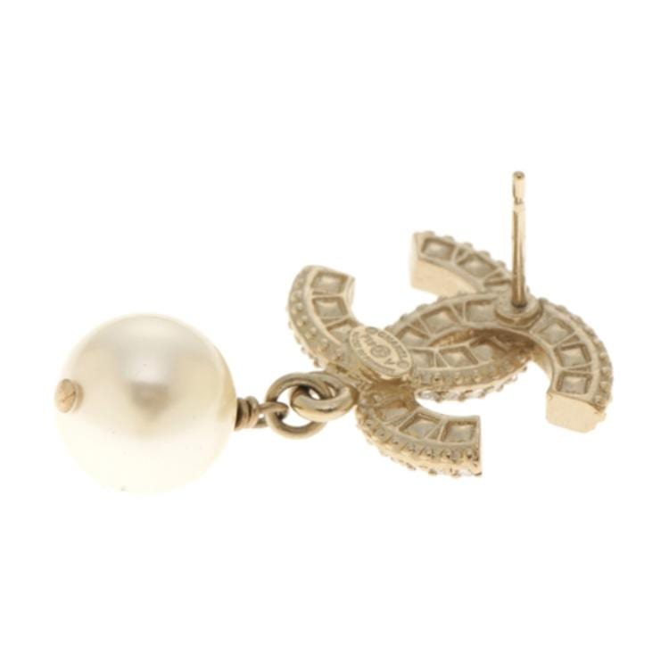 Chanel 2023 Cc Gold Plated Faux Pearl and Strass Drop Earrings costume earrings A86506-GP