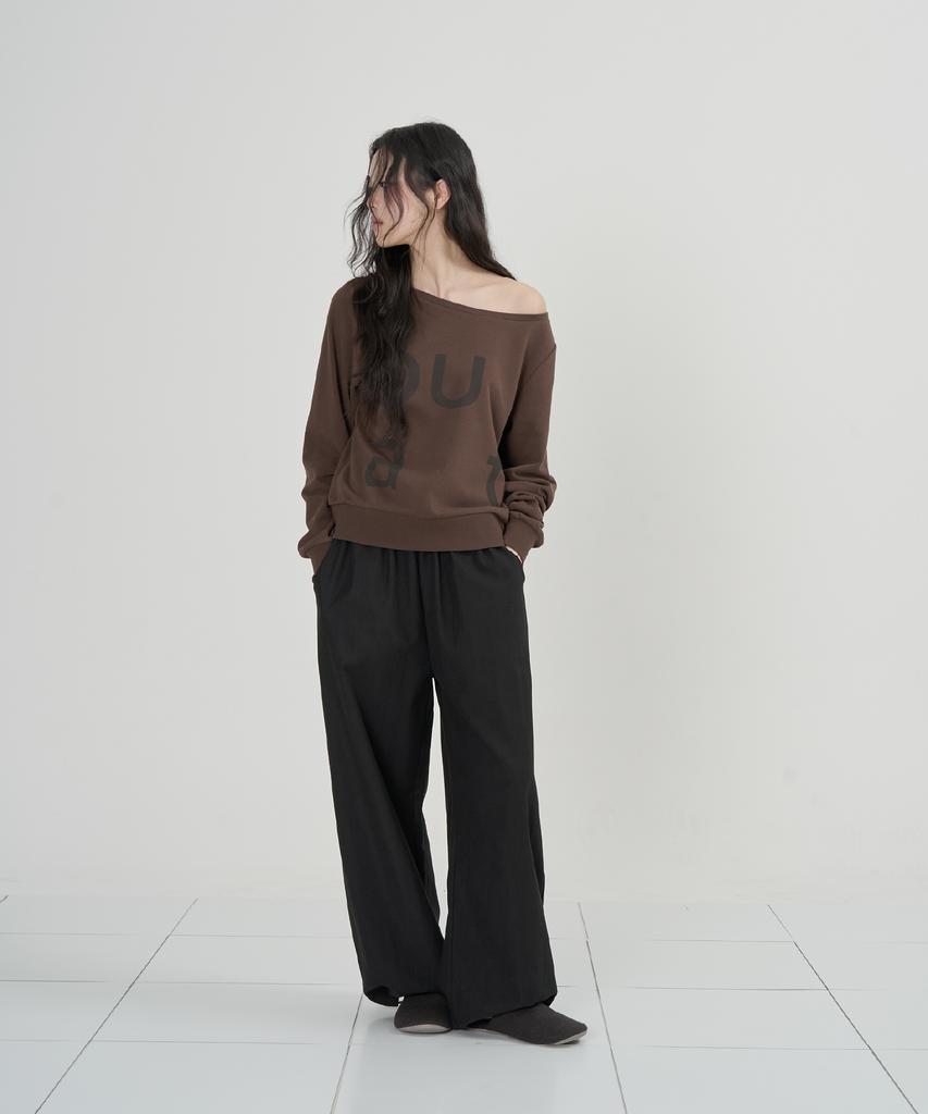 Ouas Off-Shoulder Sweatshirt (Brown)