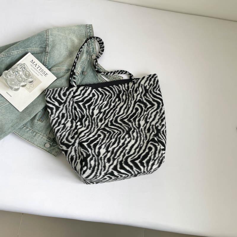 New Niche Leopard Print Canvas Bag Casual Large Capacity Double-sided Shoulder Bag Women's Commuter Tote Bag