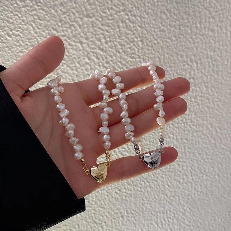 

Korean Style Luxury Freshwater Pearl Necklace - High-End Niche Choker Design