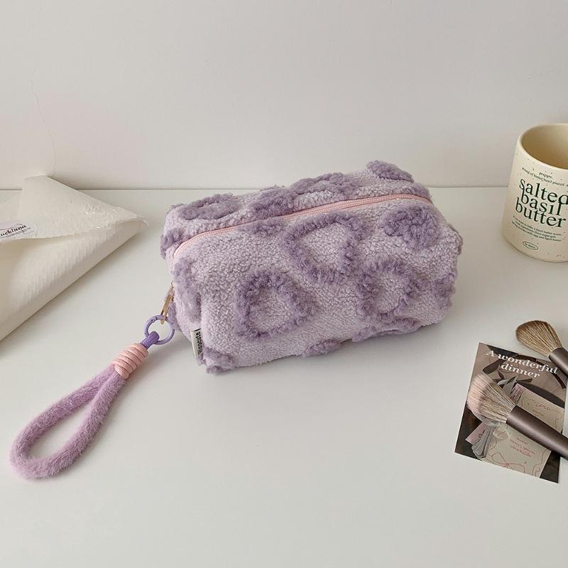 Large Capacity Plush Makeup Bags Toiletry Bag Travel Cosmetic Storage Bag Portable Love Print Organizer Pencil Case Cute Clutch Pouch