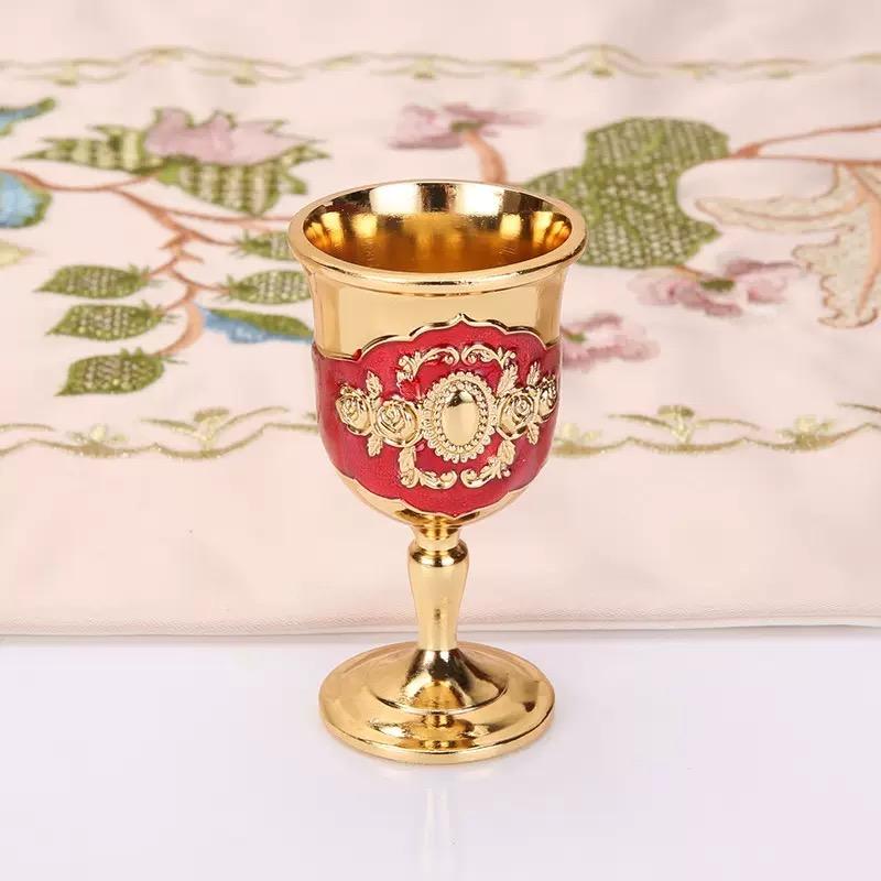 European Mini Wine Glass, Carved Spirit Vodka Cup, Alloy Portable Spirits Goblet, Tabletop Living Room Decoration, 30ml,1pcs