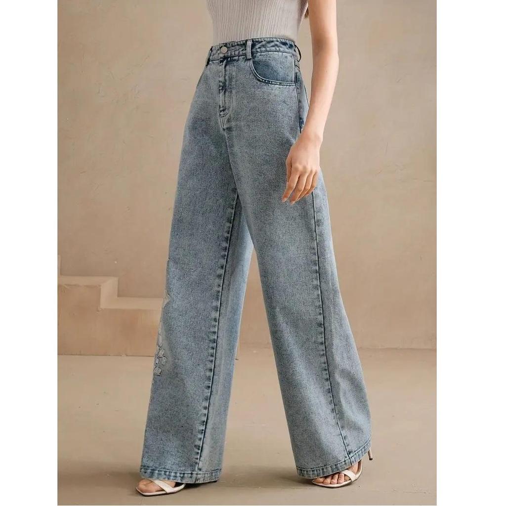 Women's Plus Size Embroidered Stretch Denim Straight Leg Jeans