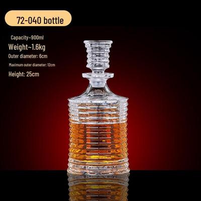 Skleněná karafa na whisky s rytinou