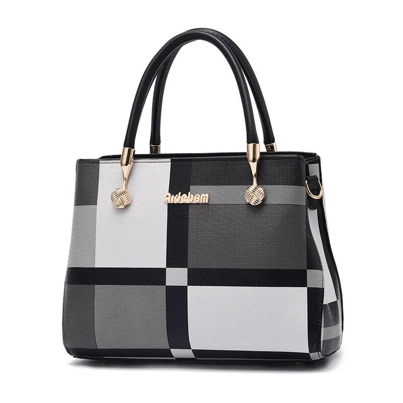 Classic Checkered Pattern Shoulder Bag  Elegant Textured Bag  Large Capacity  Block Color