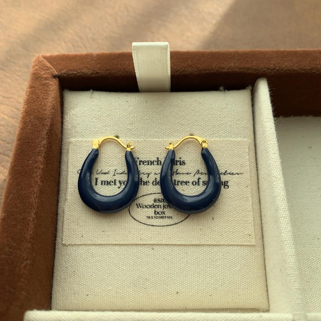 Retro color ring earrings, ear buckles, light luxury fashion, simple personality, daily high-end commuting versatile atmosphere earrings