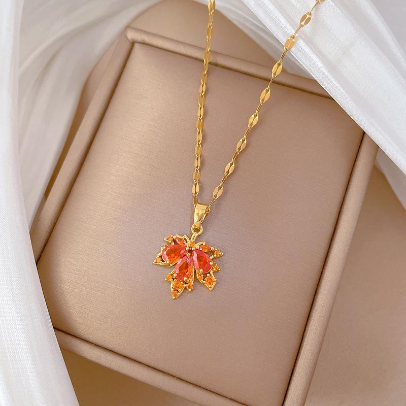 Универсальное женское ожерелье с кленовым листом на ключицу necklace красный