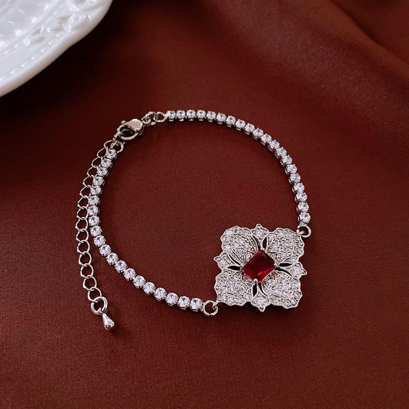 Náhrdelník s květinou z vsazených diamantů a retro náramek s náušnicemi - Evropský a americký styl Klíční kostní řetízek Špičkové šperky