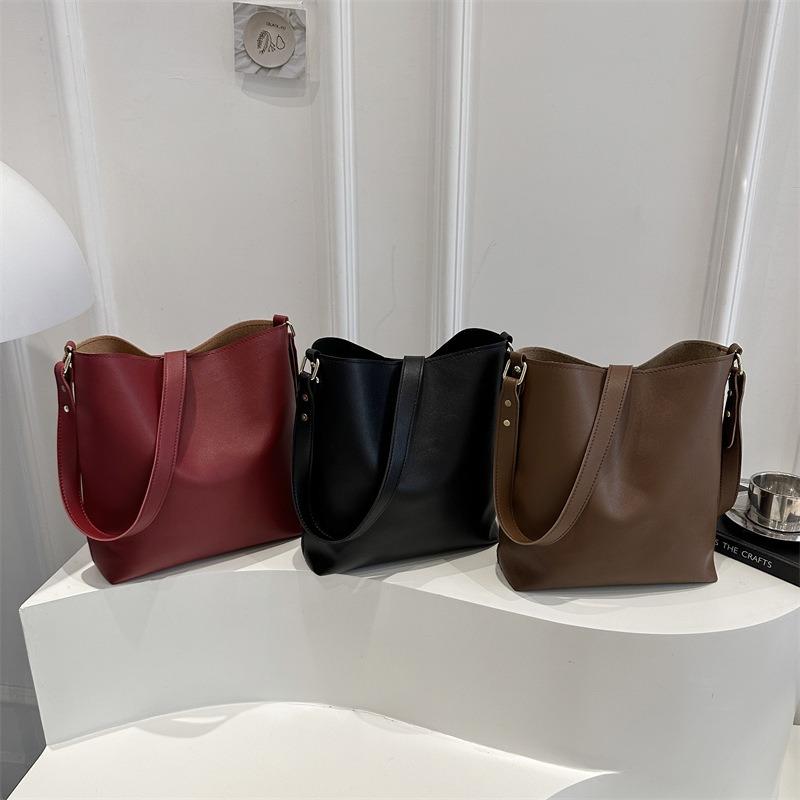 Large Capacity Retro Simple Korean Style Fashion Single Shoulder Crossbody Bucket Bag