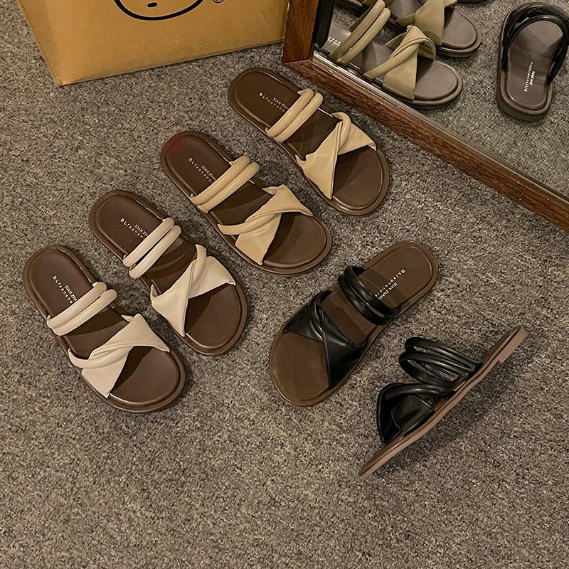 Flat bottom wearing cool slippers women's summer new beautiful pregnant women one word drag holiday beach two sandals