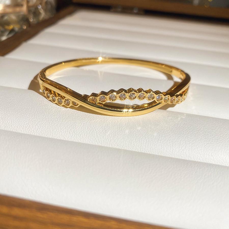 Fashionable 18k Gold Plated Zircon Bracelet With Retro Style For Casual Wear And Gift