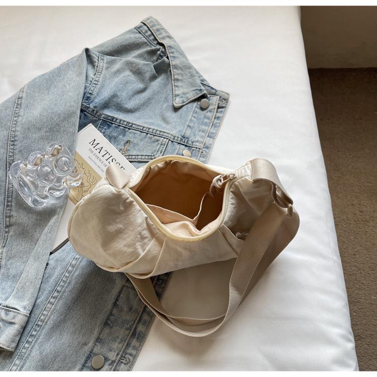 2025 Pleated Lightweight Dumpling Bag: Versatile, Solid Color Shoulder/Crossbody with High-End Style