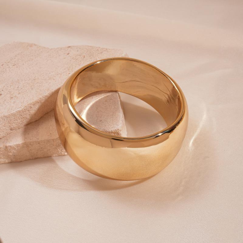 European and American Beige Irregular Geometric Resin Bracelet Light Luxury Temperament Bracelet Retro Exaggerated Jewelry Women