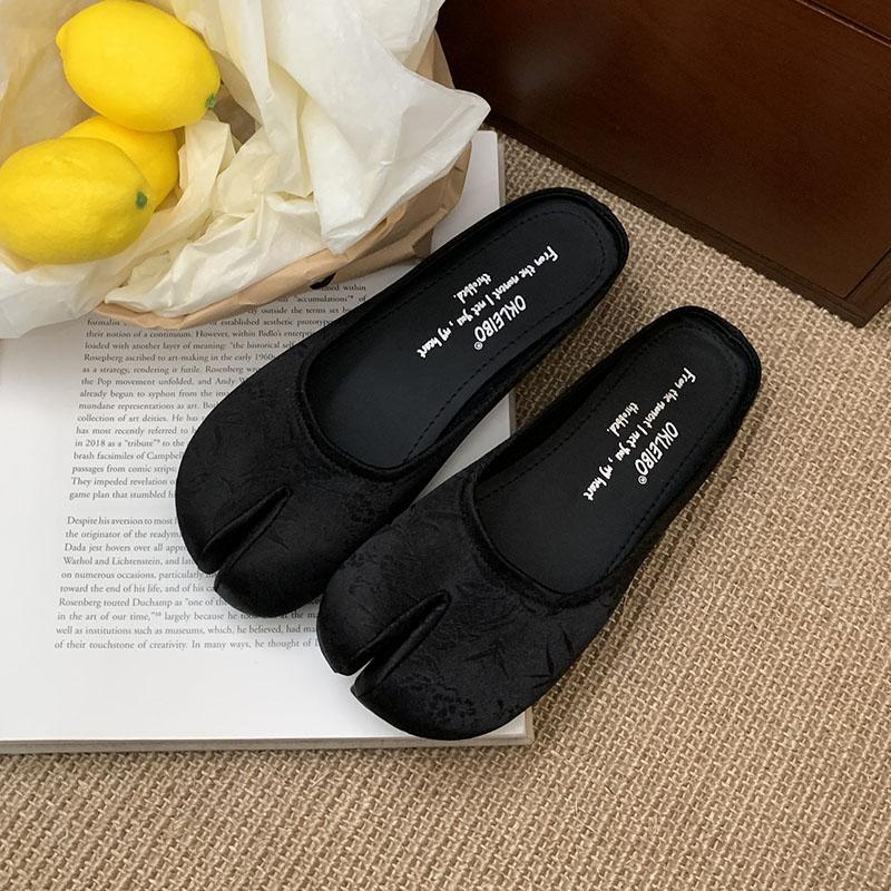 Fashion Strange Toe Fashion Silk Ladies Flats Slippers Shoes Sandals Female Shallow Footwear Flats Slippers Shoes For Women Mules
