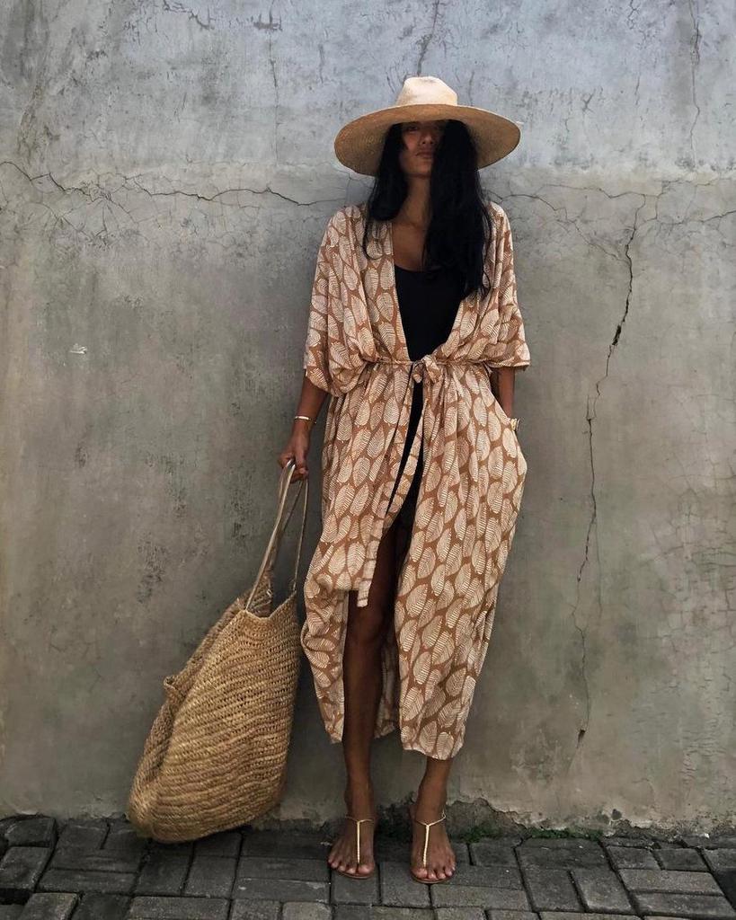 Cardigã Cover-Up de Viscose com Estampa de Folhas e Proteção Solar