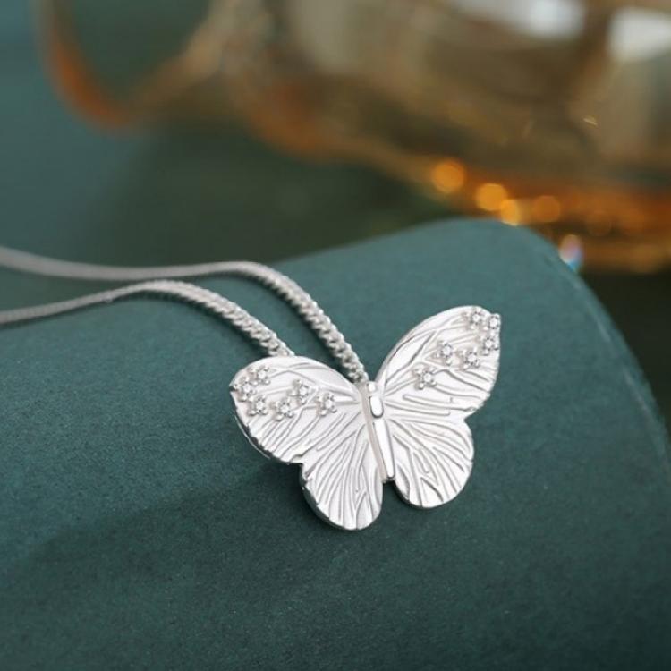 Versatile Butterfly Necklace Suitable for Any Occasion Minimalist Look Brushed Finish Copper Clavicle Chain Jewelry
