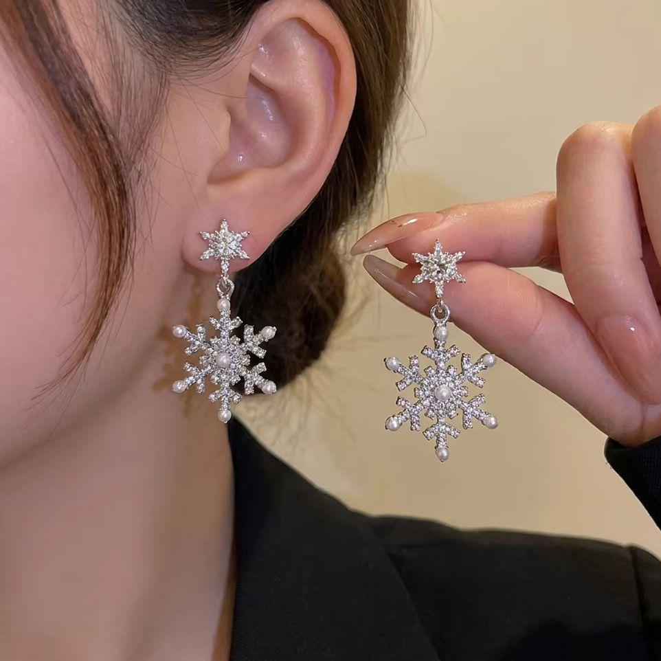 Christmas Sparking Snowflake Stud Earrings For Women Shiny Zircon Imitation Pearl Snow Flower Earring New Year Party Jewelry