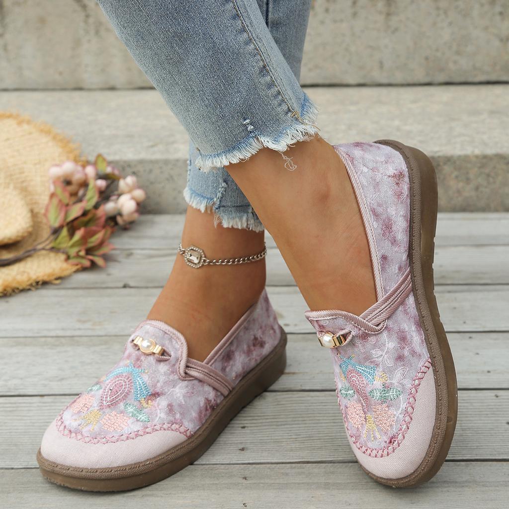Retro Women's Shoes with Soft Soles, Lightweight and Comfortable, Ideal for Lazy Days.