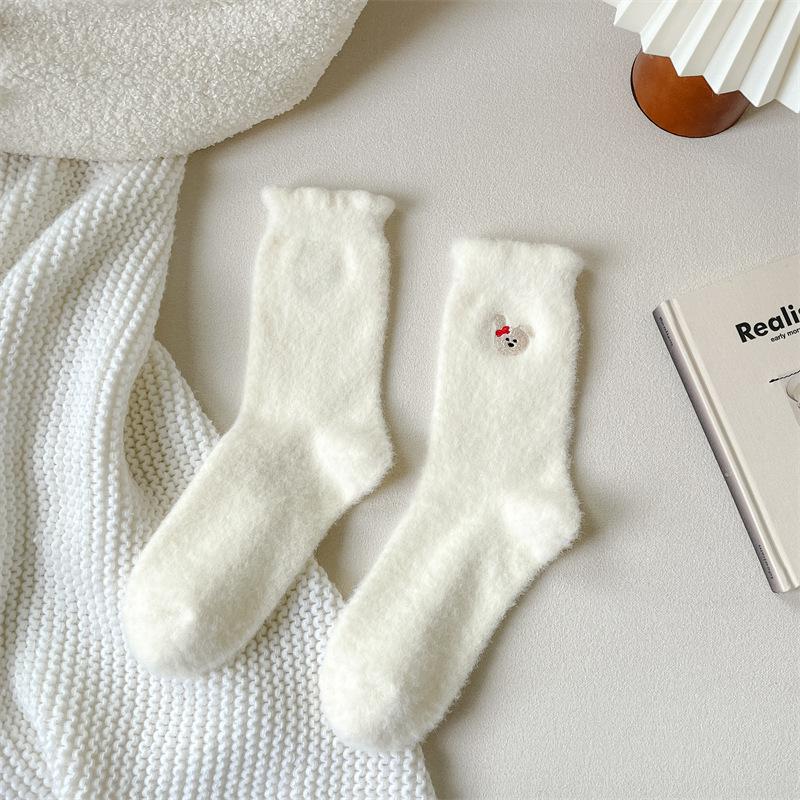 

Милые мультяшные носки из норкового флиса для женщин, белые носки средней длины, осенне-зимние, утолщенный флис, теплые, для дома, для сна 1 Pairs