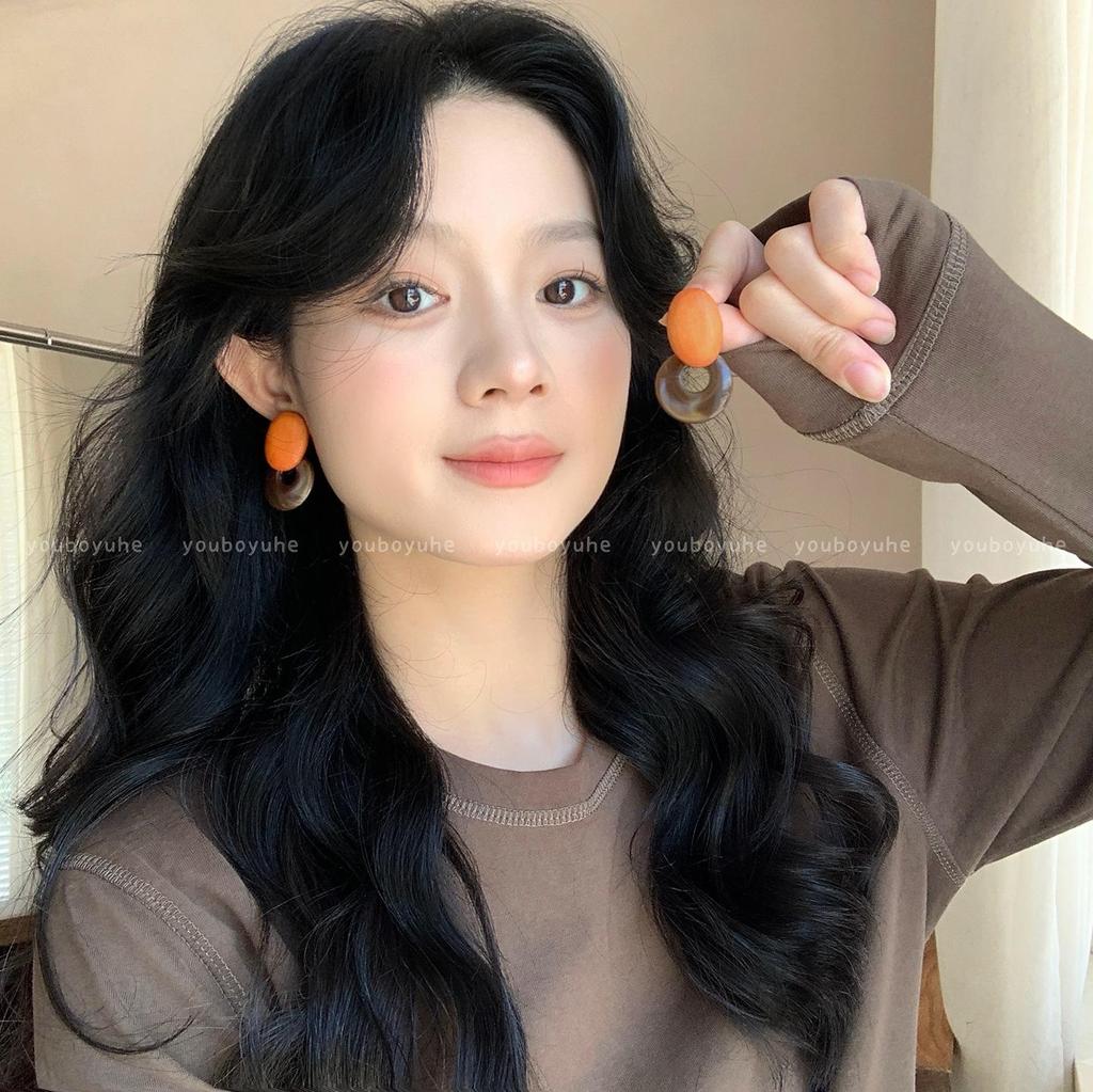 Retro Brown Wooden Stud Earrings – Niche High-End Autumn Jewelry for Women