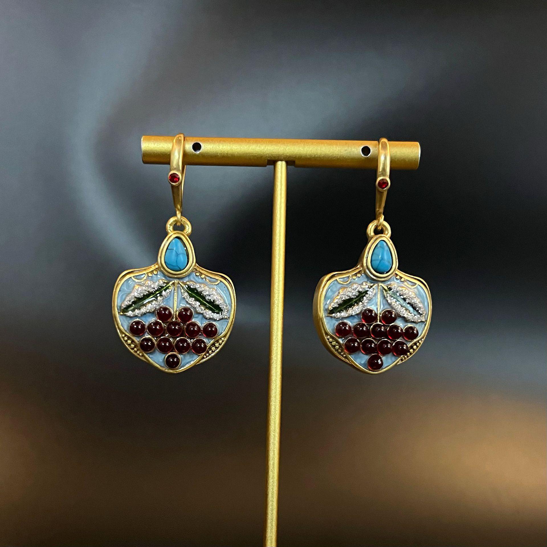 

Винтажные серьги-виноградины из бирюзовой эмали No Specification