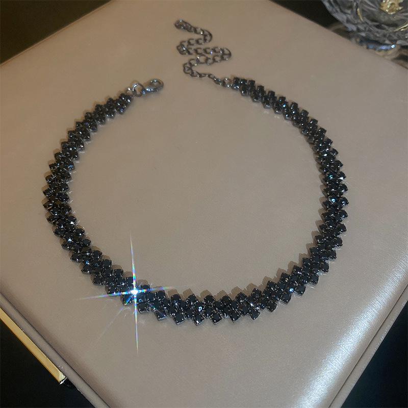 Elegant Full Diamond High-End Choker Necklace for Women - Trendy Clavicle Chain