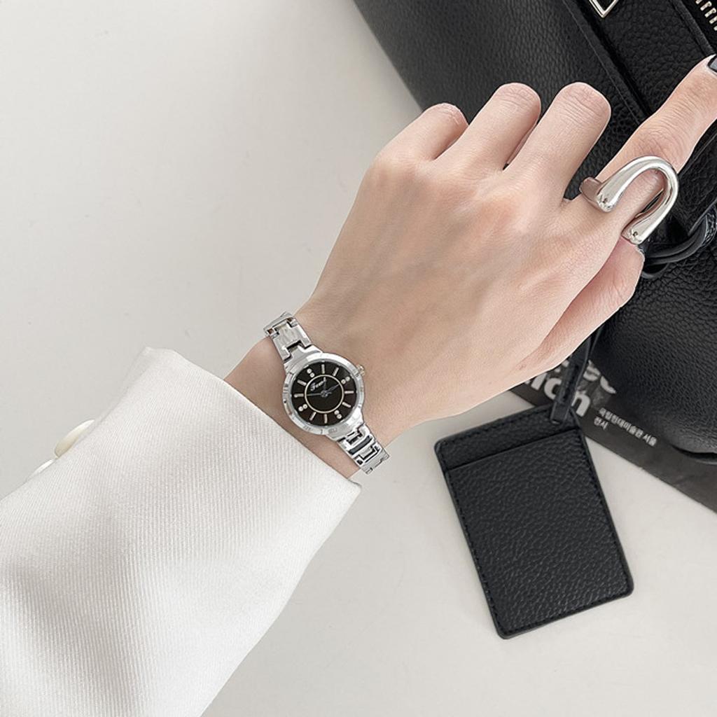 Módní dámské elektronické hodinky s koženým řemínkem – Stylové digitální náramkové hodinky pro dámy, Elegantní design, Ideální dárek k narozeninám, , Pro každodenní nošení